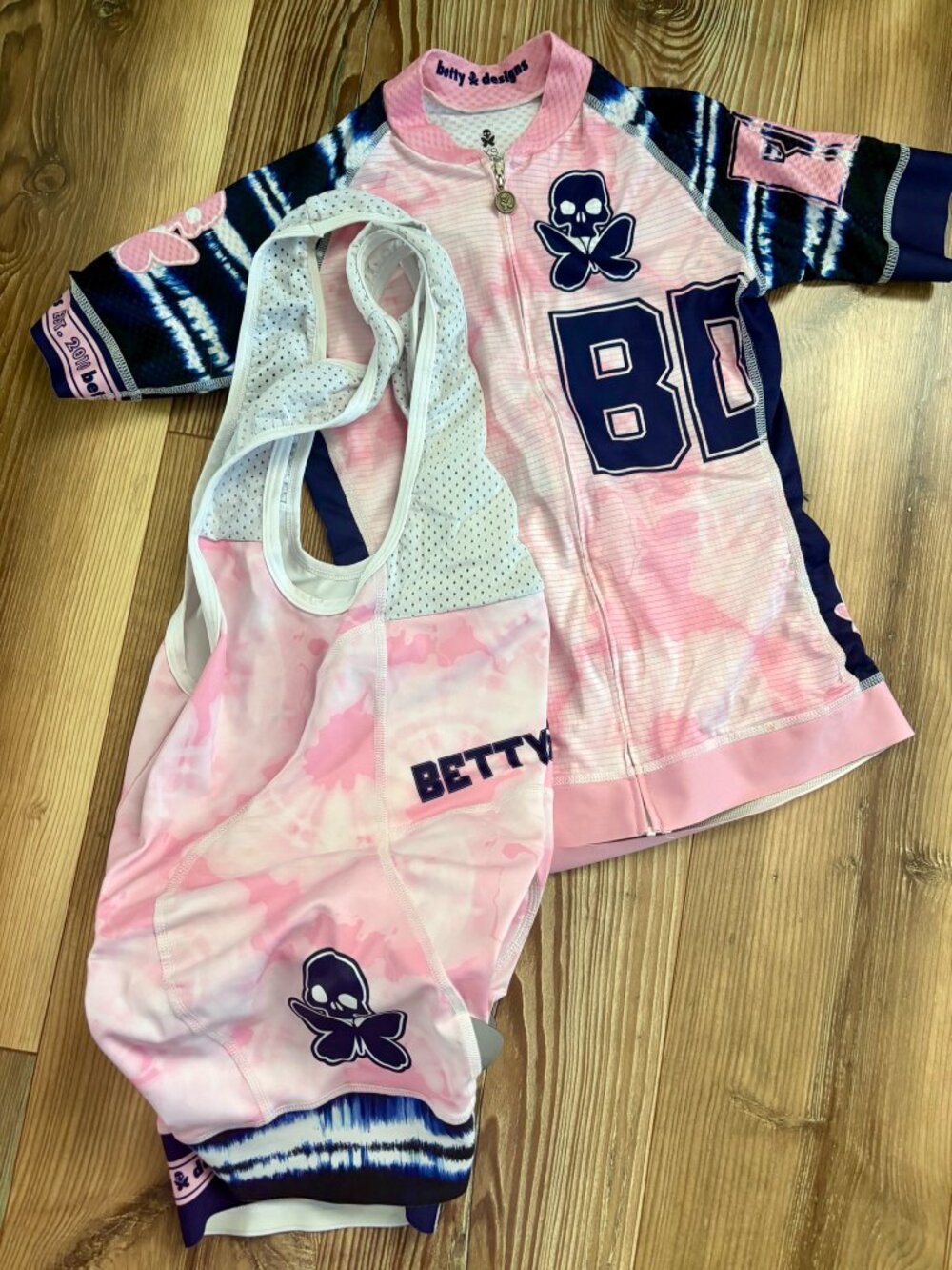 Betty Designs tie dye pink navy Varsity Dye cycling kit jersey bib shorts XS